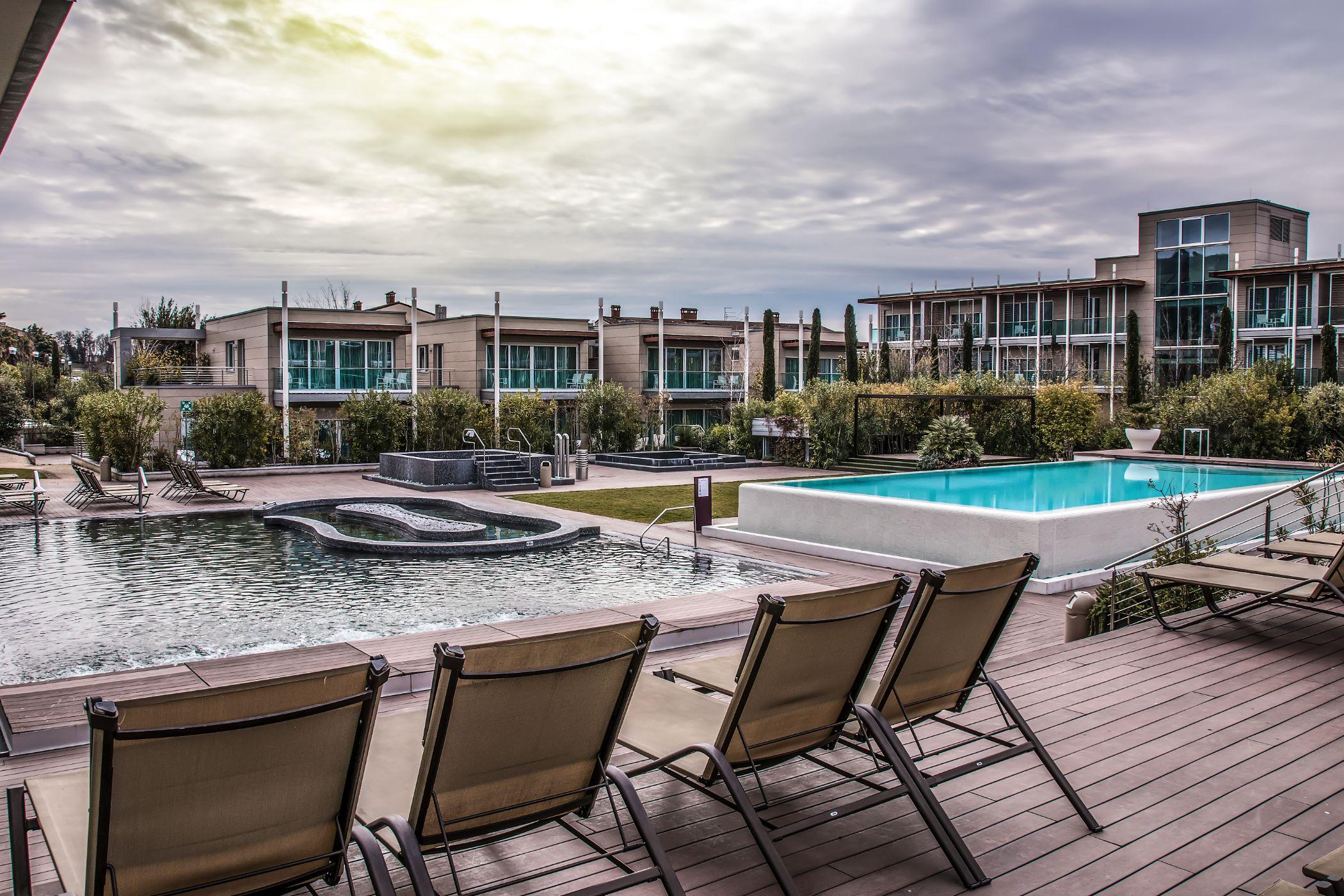 Aqualux Hotel Spa Suite & Terme Bardolino Dış mekan fotoğraf