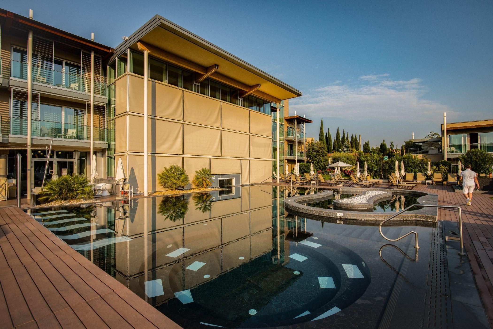 Aqualux Hotel Spa Suite & Terme Bardolino Dış mekan fotoğraf