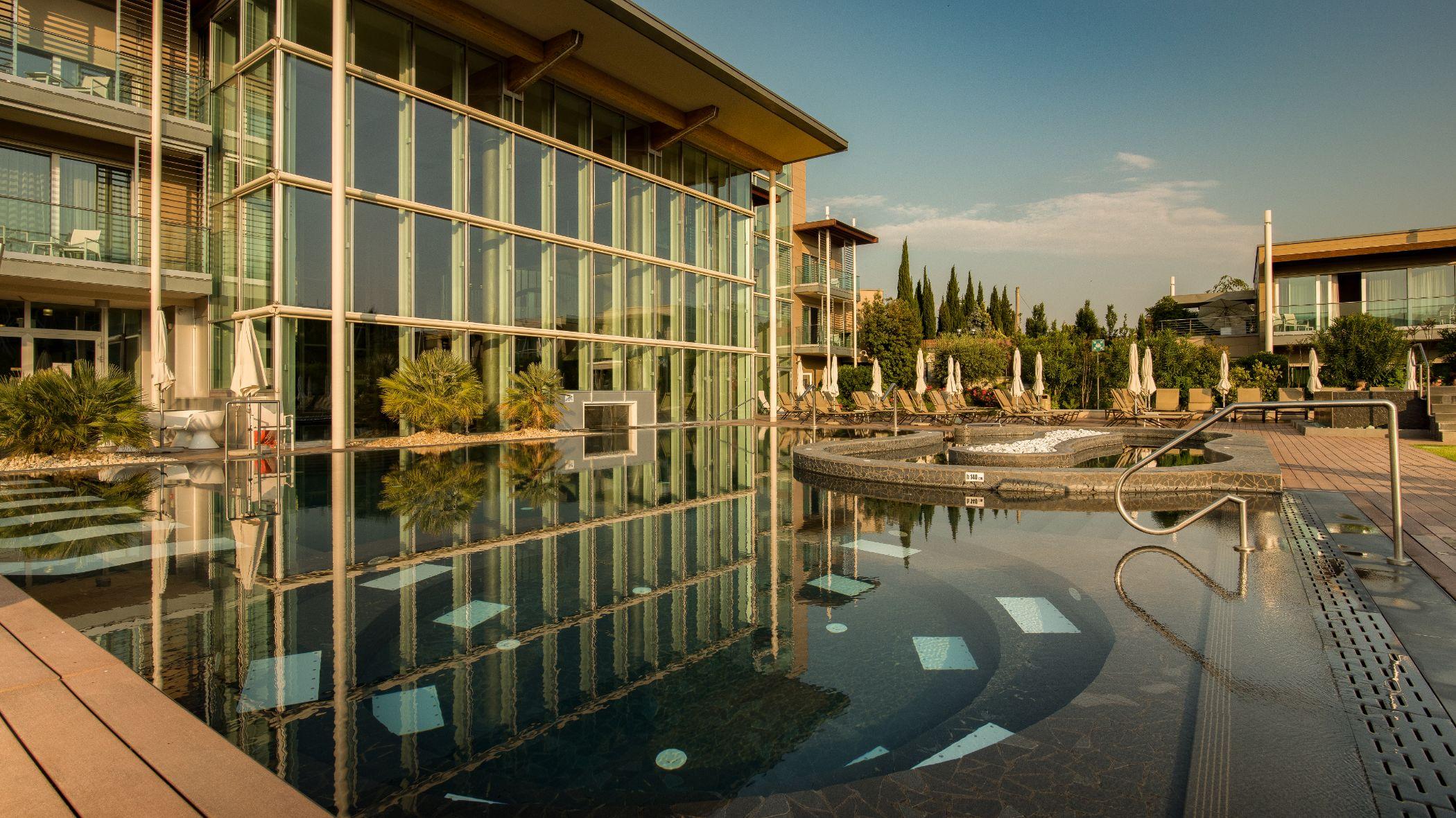 Aqualux Hotel Spa Suite & Terme Bardolino Dış mekan fotoğraf